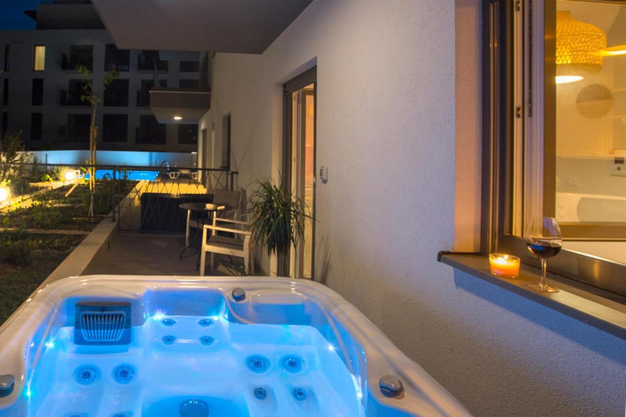 Studio And Hot Tub سبليت المظهر الخارجي الصورة